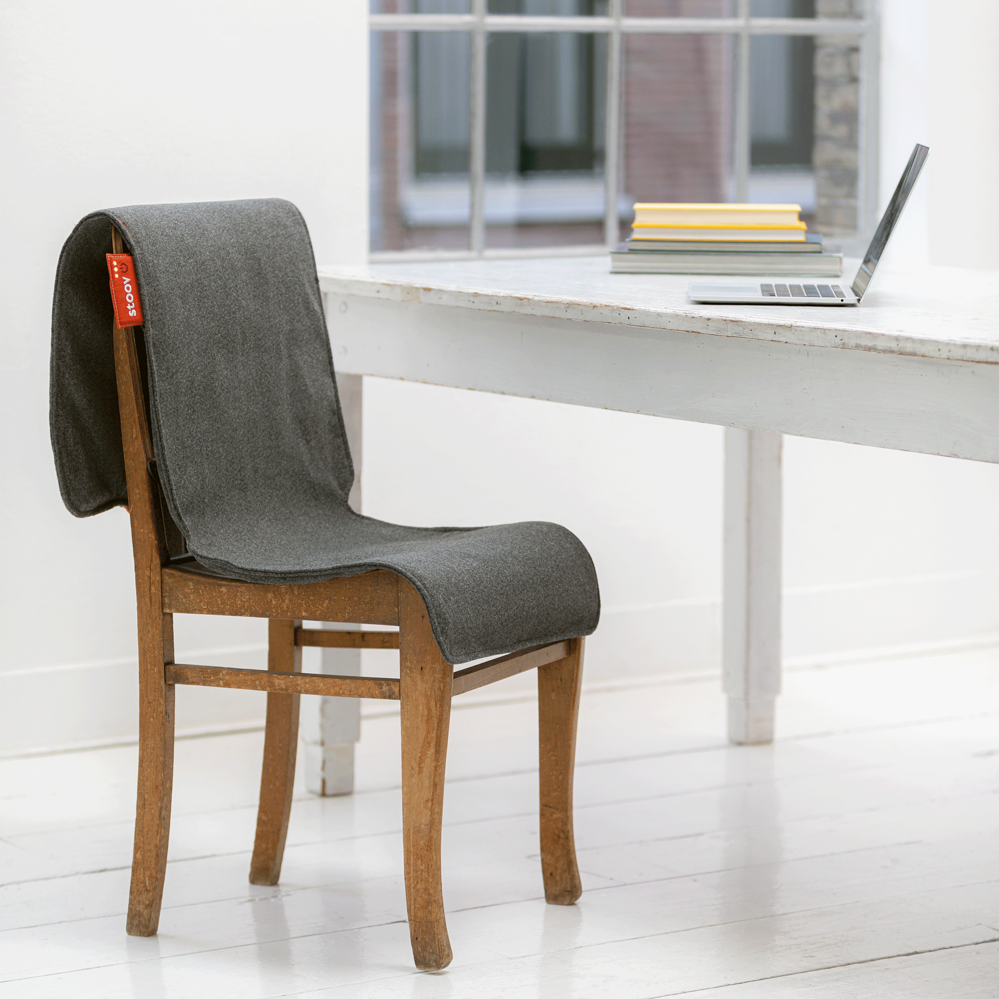 Secondary hover image #color_grey