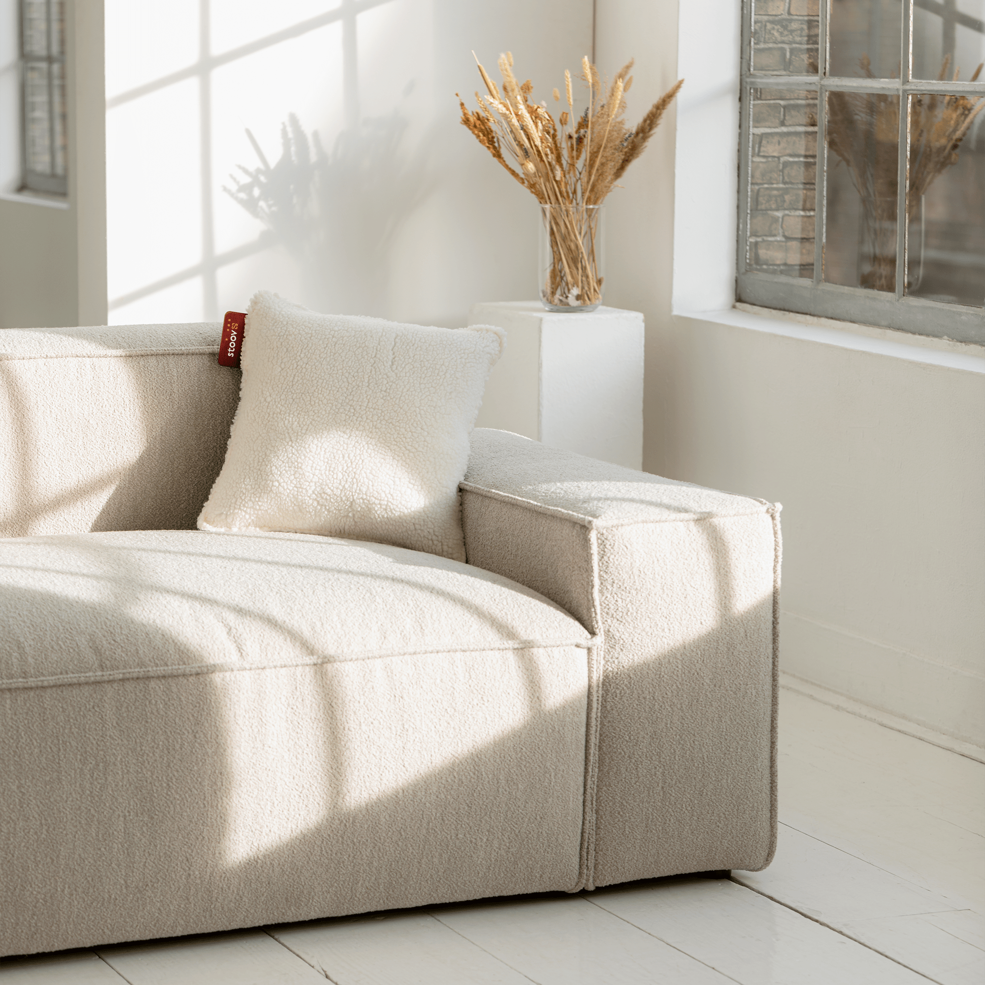 #color_off-white-grey